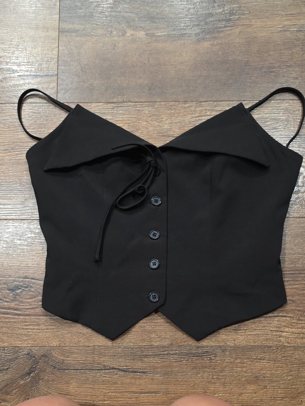 Forever 21 Black Button-Front Pointed Hem Crop Top
